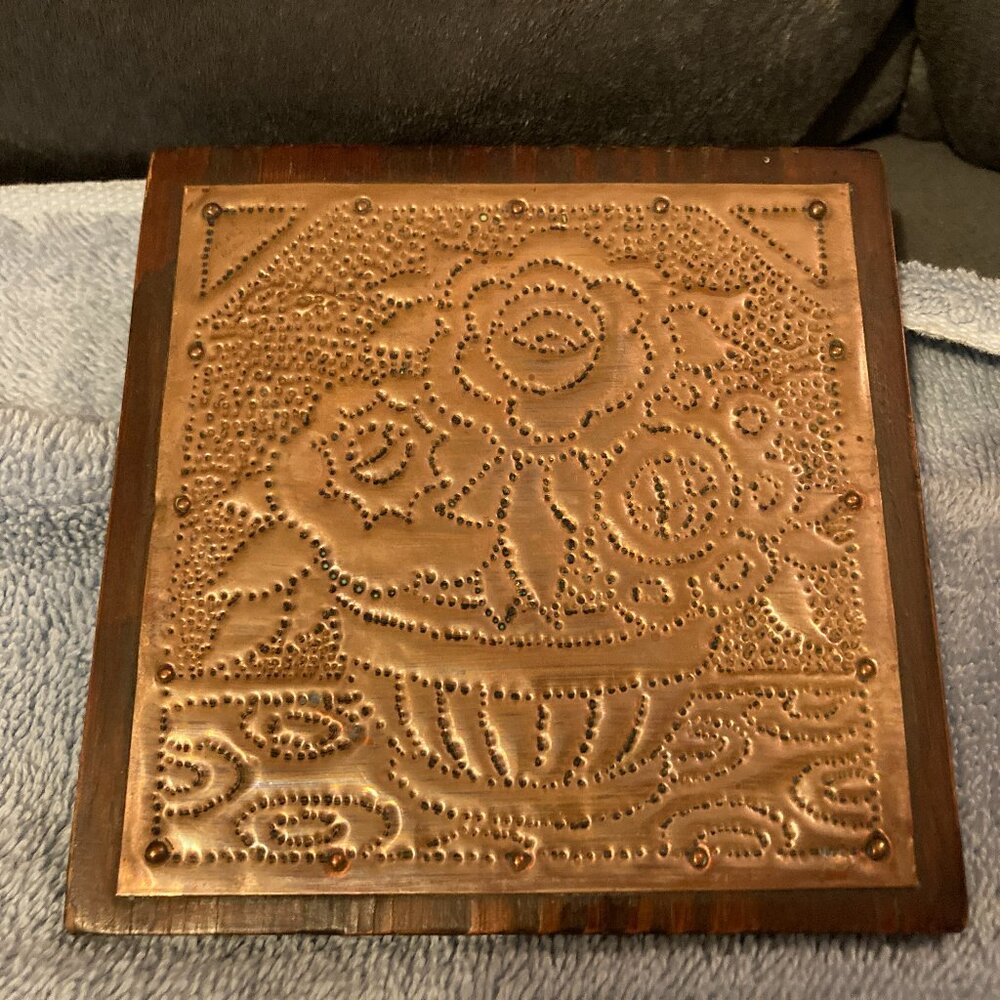 VTG Hammered Copper Wall Art Embossed Floral Basket Picture on Wood-4.25" X4.25"